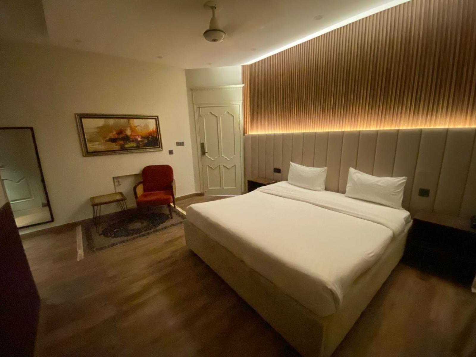 La Maison Islamabad Hotel Exterior photo